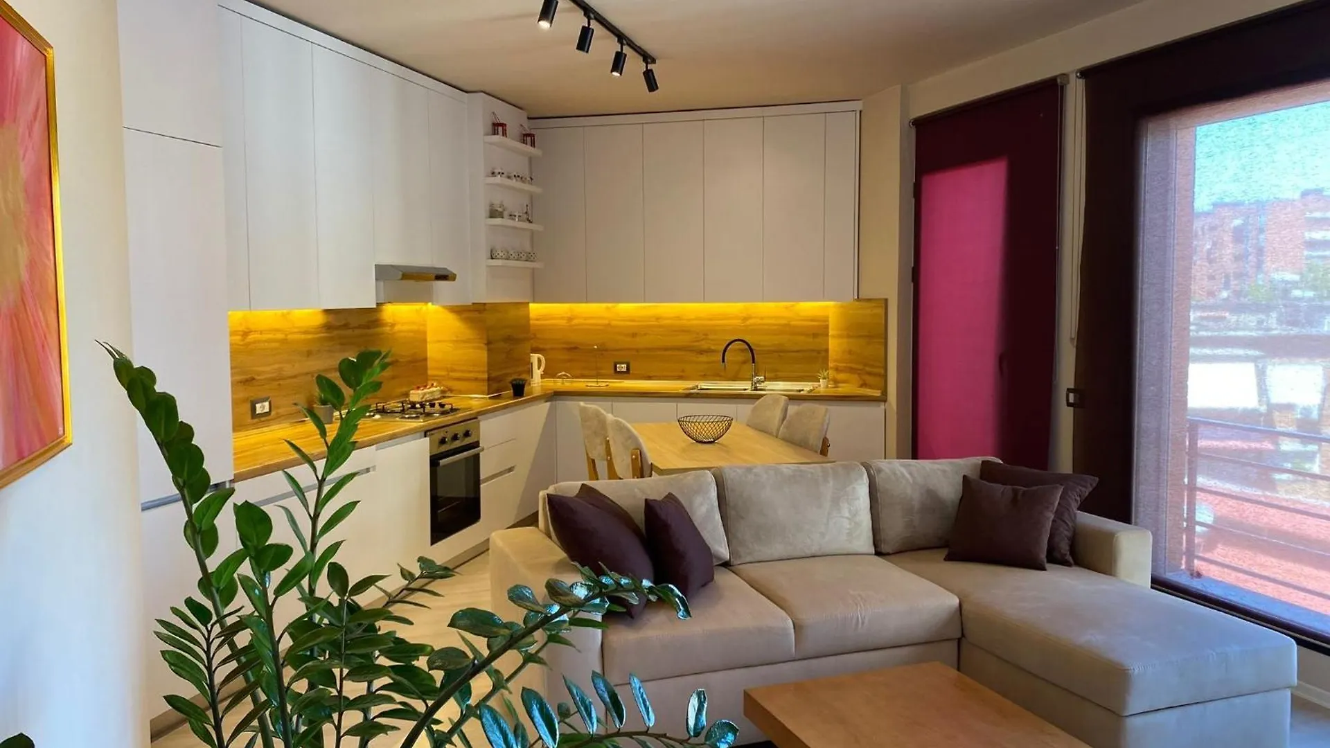 Nemis Apartments In The Centre Of Tirana Four Free Parking 0*,